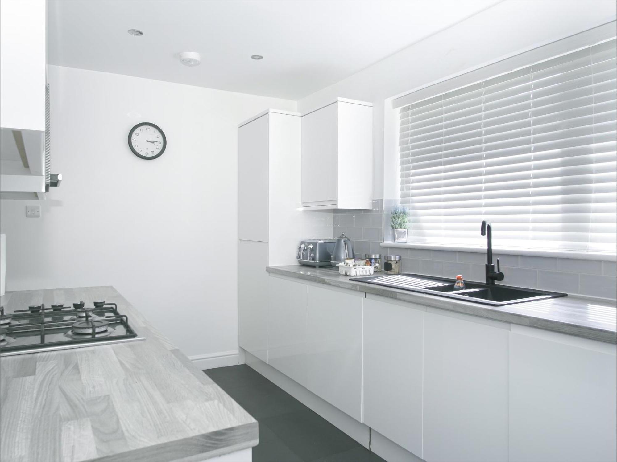 Luxe 5 Bed Bungalow In Snodland, Medway, Kent Екстер'єр фото