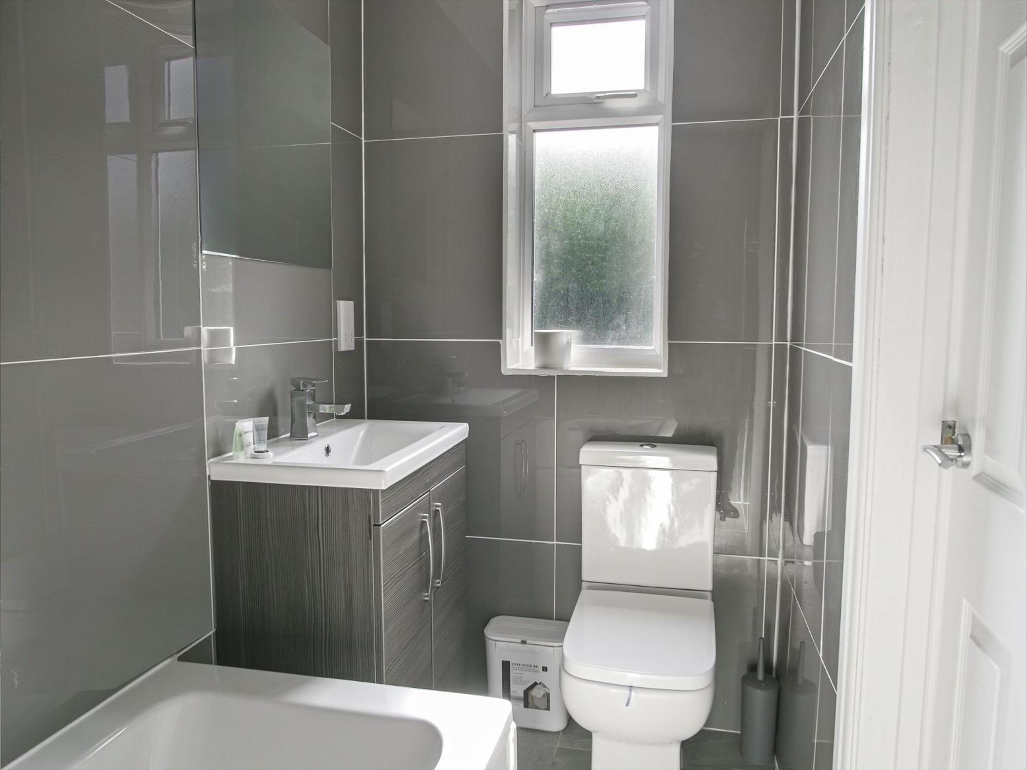 Luxe 5 Bed Bungalow In Snodland, Medway, Kent Екстер'єр фото