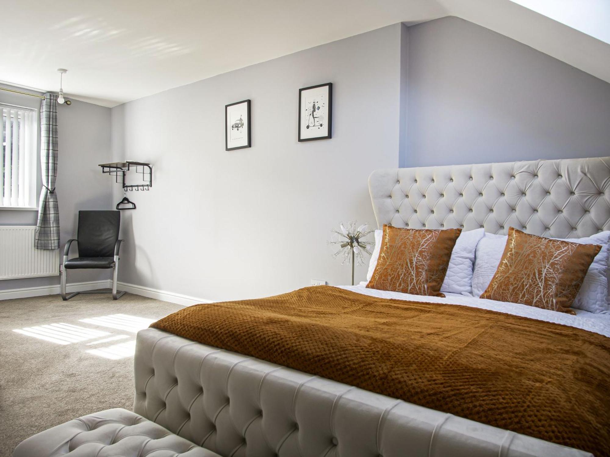 Luxe 5 Bed Bungalow In Snodland, Medway, Kent Екстер'єр фото