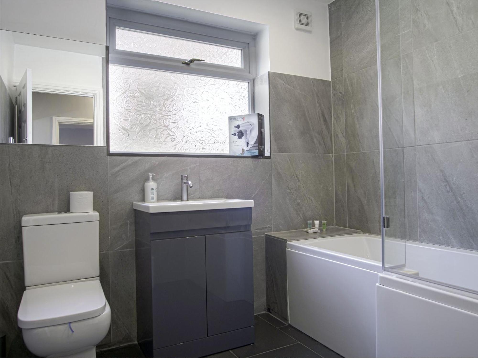 Luxe 5 Bed Bungalow In Snodland, Medway, Kent Екстер'єр фото