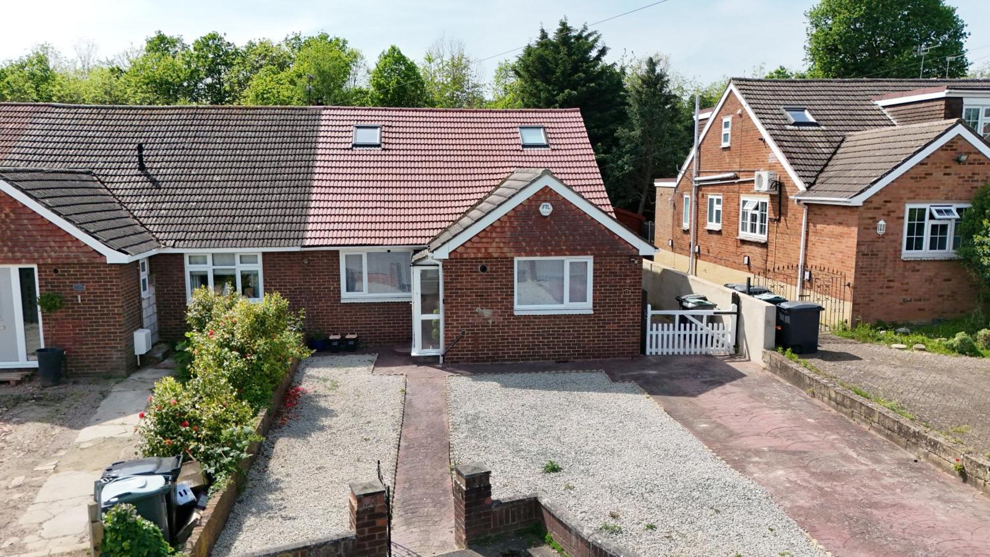 Luxe 5 Bed Bungalow In Snodland, Medway, Kent Екстер'єр фото
