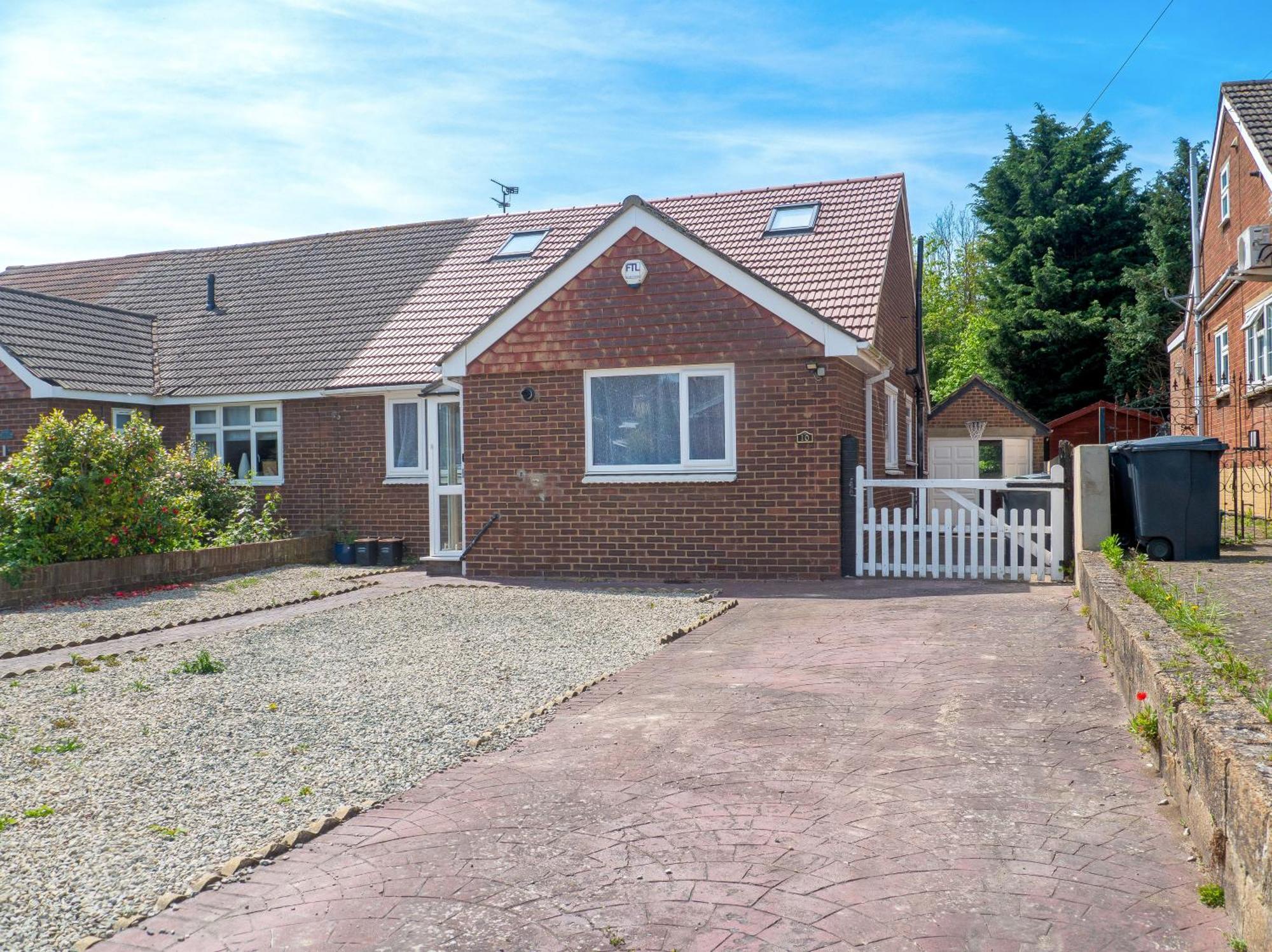 Luxe 5 Bed Bungalow In Snodland, Medway, Kent Екстер'єр фото